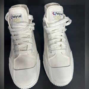Feiyue White High-Top Sneakers size 11 pre owned Exellent condition.
